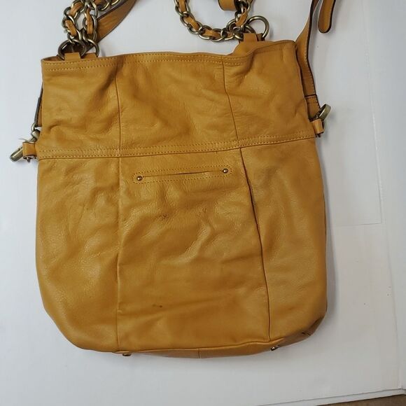 B. MAKOWSKY Saffiano Leather Shoulder Crossbody Fold Over Top Bag - Picture 6 of 10